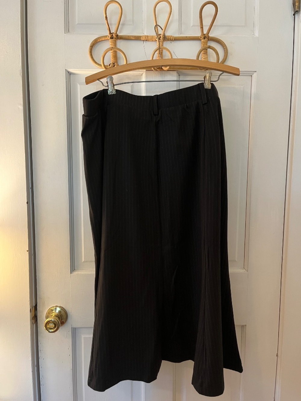 NEW Universal Standard Carla Ponte Skirt in Slate Pinstripe, size 18-20 - Picture 4 of 5